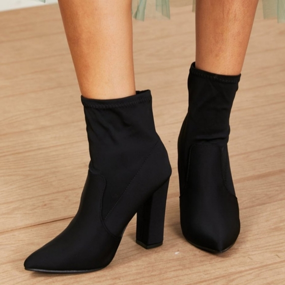 24hr SALE💥Black Heeled Booties Size 11 - Picture 3 of 7